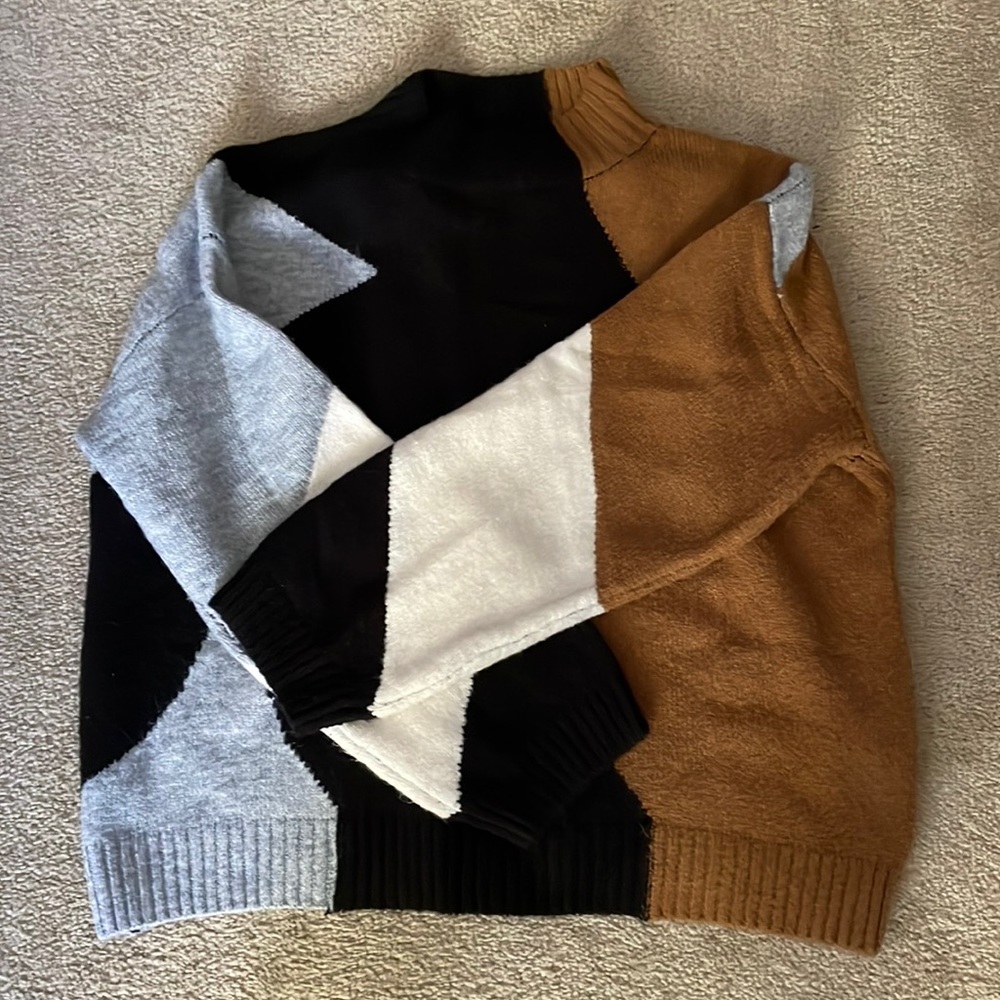 Lush Brand SIZE MEDIUM Sweater Black/Gray/Brown/Cream